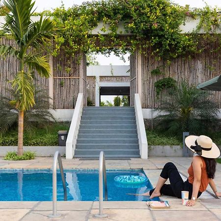 Open House By Stayvista - Nestled In Nature, Featuring A Swimming Pool & Expansive Lawn For A Serene Retreat Shikrapur Extérieur photo