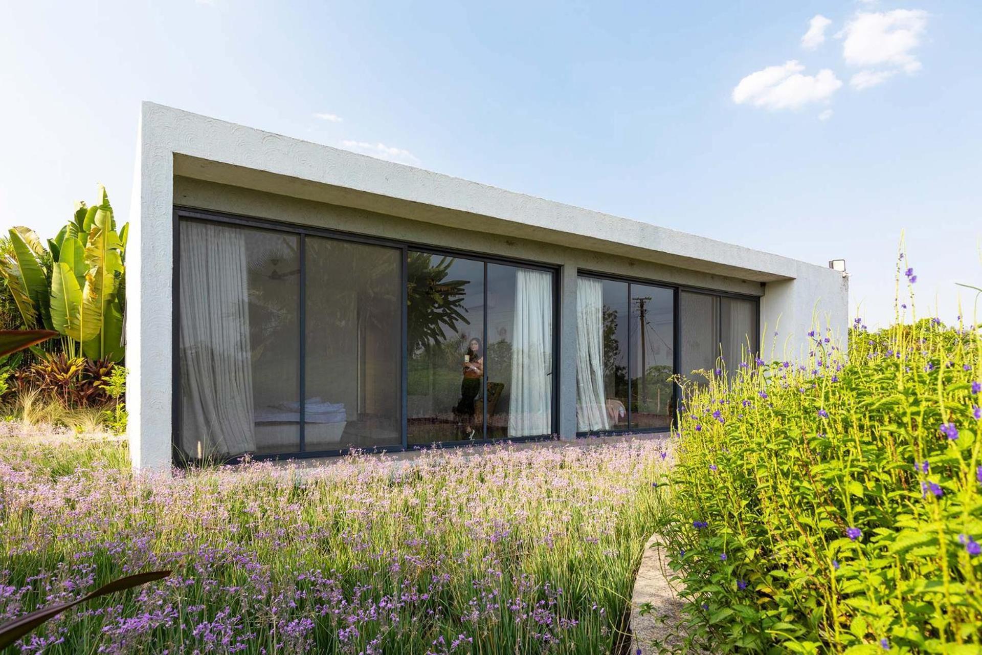 Open House By Stayvista - Nestled In Nature, Featuring A Swimming Pool & Expansive Lawn For A Serene Retreat Shikrapur Extérieur photo