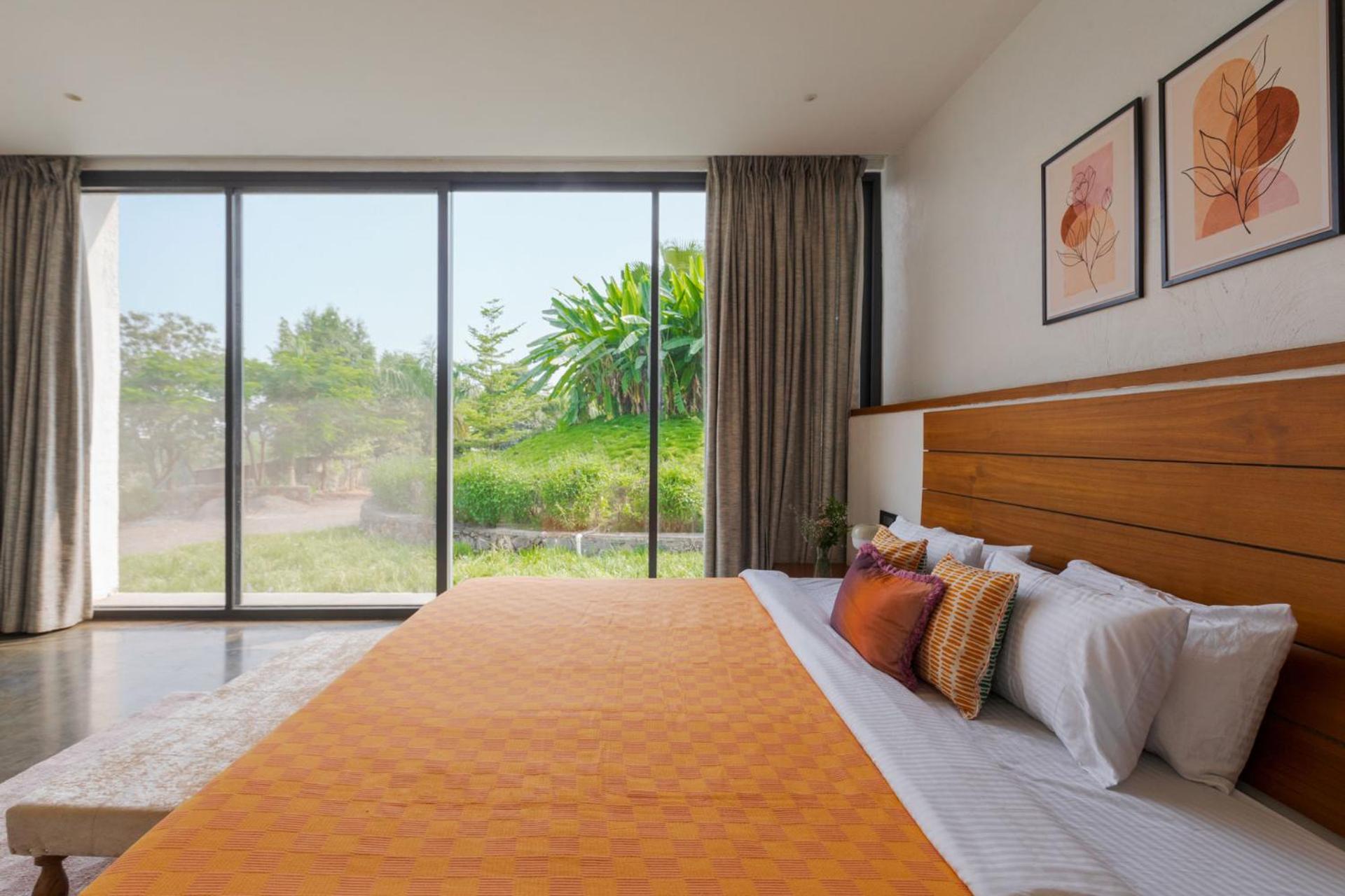 Open House By Stayvista - Nestled In Nature, Featuring A Swimming Pool & Expansive Lawn For A Serene Retreat Shikrapur Extérieur photo