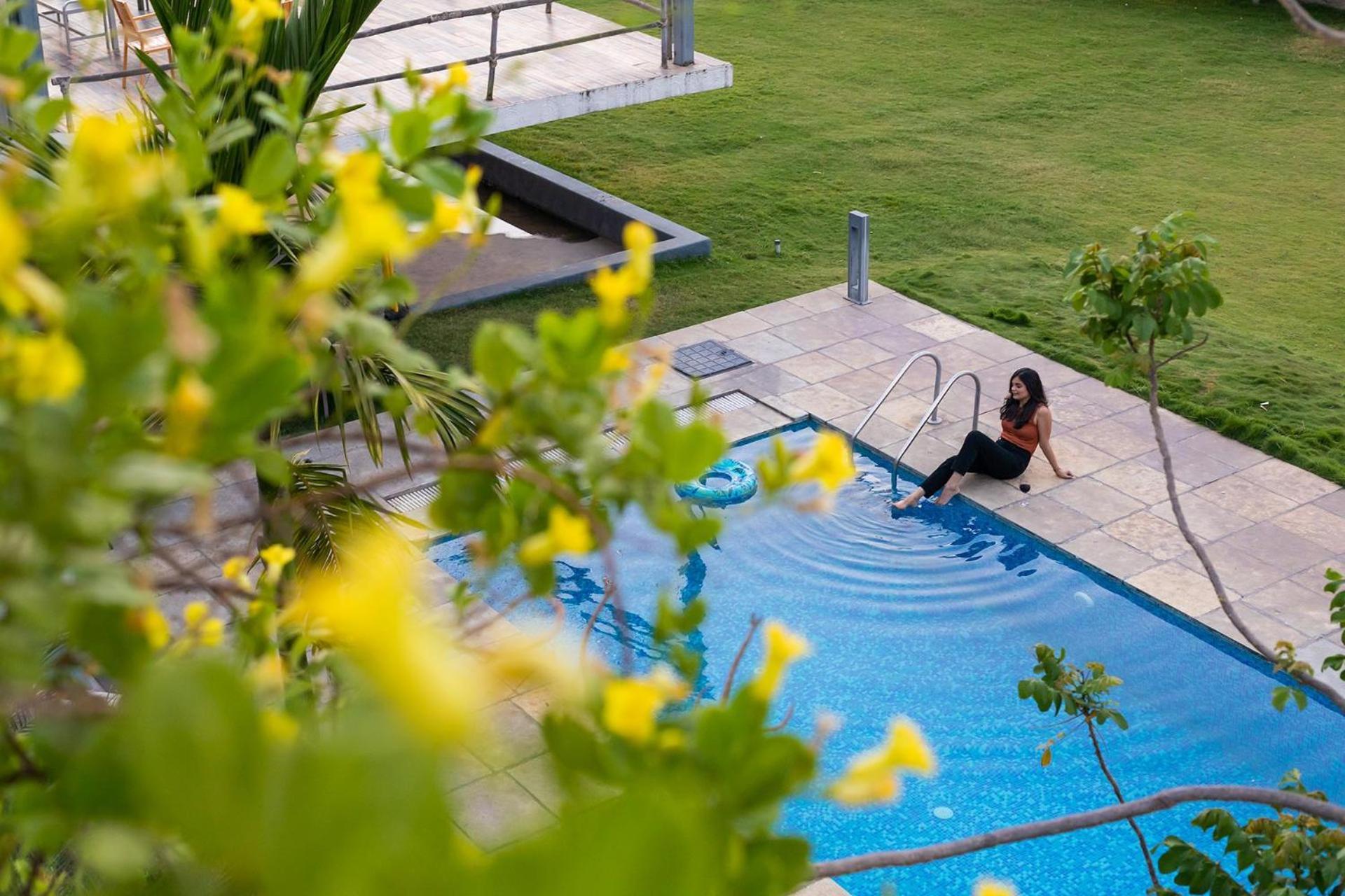 Open House By Stayvista - Nestled In Nature, Featuring A Swimming Pool & Expansive Lawn For A Serene Retreat Shikrapur Extérieur photo