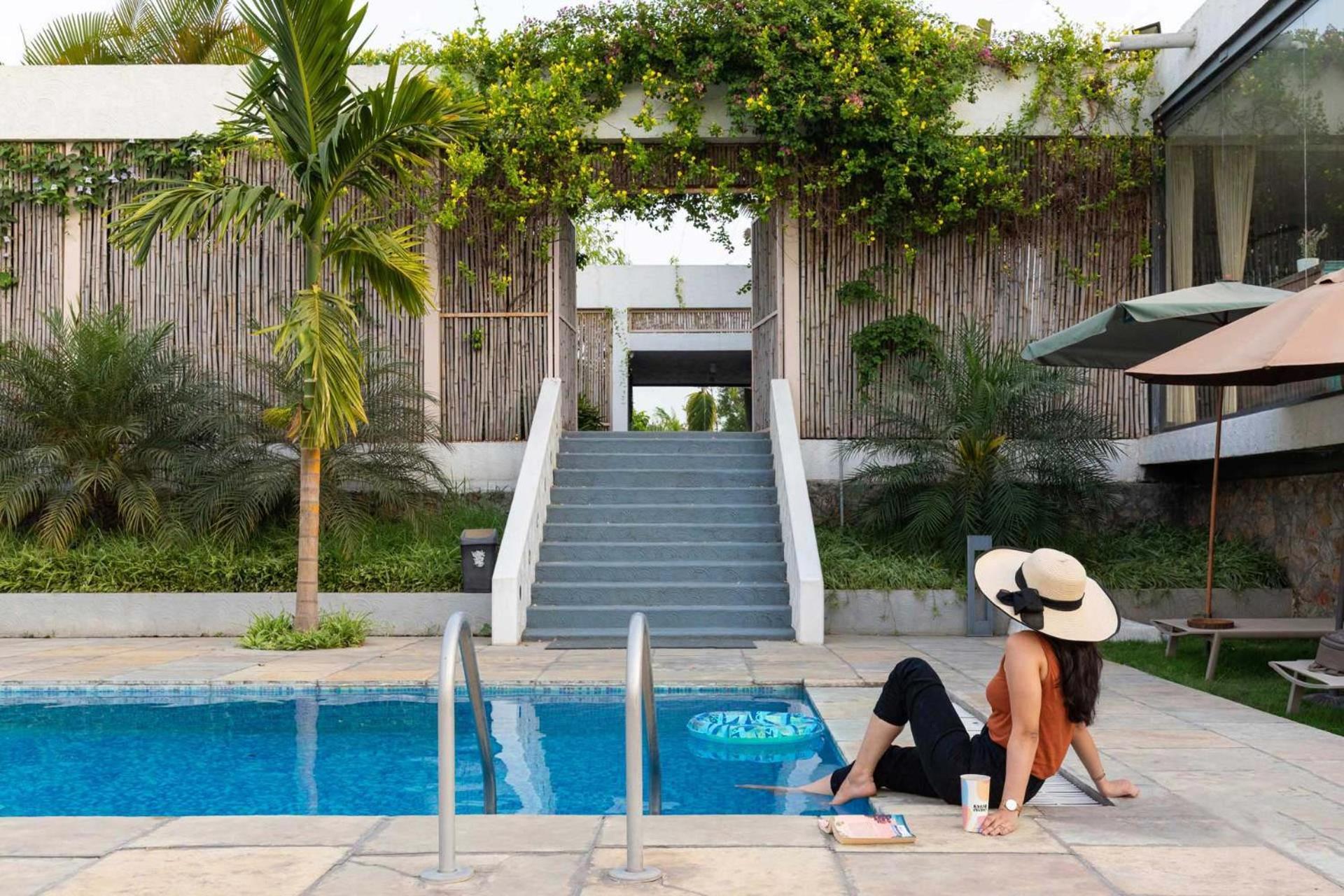 Open House By Stayvista - Nestled In Nature, Featuring A Swimming Pool & Expansive Lawn For A Serene Retreat Shikrapur Extérieur photo